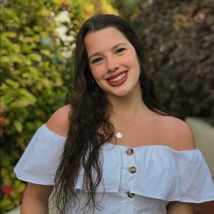 Meet your Posher, Olivia